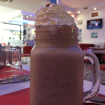 Diner 66 - Resse's Milkshake - American Near Me - Saint-Ghislain, WHT