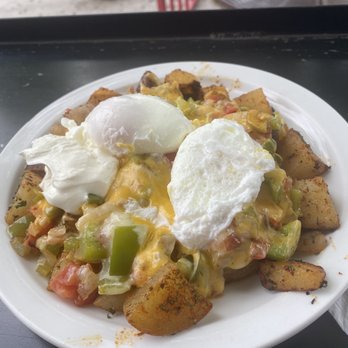 Brandy's Cafe - Spuds Medley with Poached Eggs - Breakfast & Brunch Near Me - Flagstaff, Arizona
