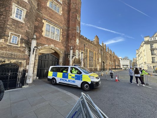 St. James's Palace by null