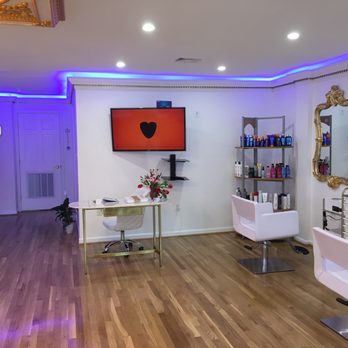 Kathy's Master Color - Lovely bright decor! - Hair Salons Near Me - Great Falls, Virginia