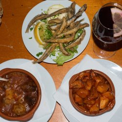 Galicia - Boquerones fritos con ali-oli, Tinto de verano, Albondigas con salsa de tomate, Patatas bravas