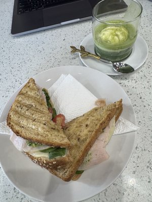 Kreative Grounds Café by null