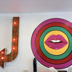 Hot Lips Coffee Shop