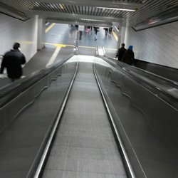 Hauptbahnhof Bonn - Rolltreppe der anderen Art. Kenn ich sonst nur von Flughäfen.