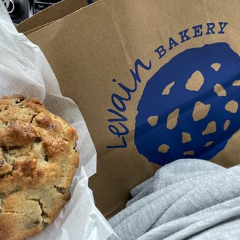 Levain Bakery - Georgetown, D.C - Chocolate Chip Walnut Cookie! - Bakeries Near Me - Washington, DC, District of Columbia Levain Bakery - Georgetown, D.C - Chocolate Chip Walnut Cookie! - Bakeries Near Me - Washington, DC, District of Columbia
