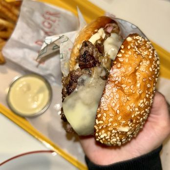 Le Burger 4304 - Beer Bar Near Me - Minneapolis, Minnesota Le Burger 4304 - Beer Bar Near Me - Minneapolis, Minnesota