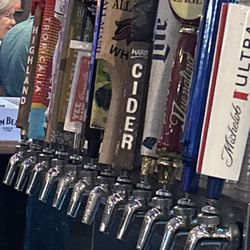 3 Friends Bar & Grill - Taps