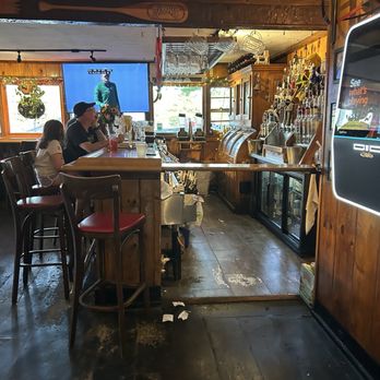 Slickers Adirondack Tavern - Pizza Near Me - Old Forge, New York