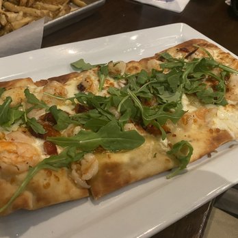 Dave & Buster's Ala Moana - Shrimp Scampi Flatbread - Arcades Near Me - Honolulu, Hawaii