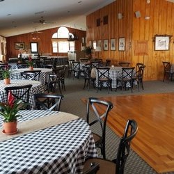 The Venue at Wicked Woods Golf - Pretty checkered tablecloths