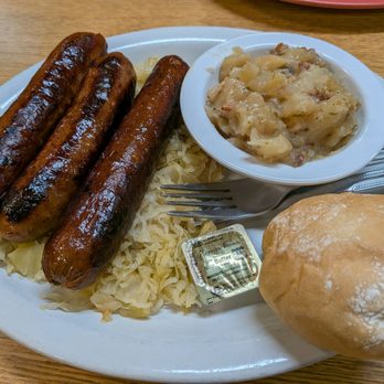 The Soup Cellar - Sausage Sampler Plate - American Near Me - Leavenworth, Washington The Soup Cellar - Sausage Sampler Plate - American Near Me - Leavenworth, Washington