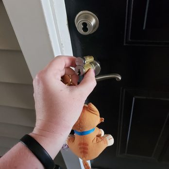 Cameron Court - I just went to lock my door as I left for the first time and the locking mechanism came out and my key wouldn't turn - Apartments Near Me - Alexandria, Virginia Cameron Court - I just went to lock my door as I left for the first time and the locking mechanism came out and my key wouldn't turn - Apartments Near Me - Alexandria, Virginia