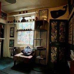 Hennesseys Coffee Lounge - Back room