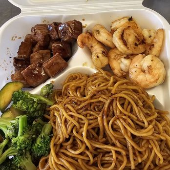 Hiroyuki Hibachi - NY Steak and shrimp with yakisoba noodles and grilled vegetables - Caterers Near Me Hiroyuki Hibachi - NY Steak and shrimp with yakisoba noodles and grilled vegetables - Caterers Near Me
