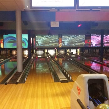 The Coliseum - I screens for big game events (super bowl) - Sports Bars Near Me - Camp Hill, Pennsylvania