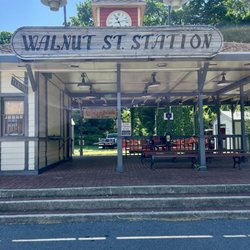 City Island Railroad and Carousel - The family-friendly miniature train Walnut Street Station