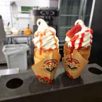 Eva's Original Chimneys - Desserts Near Me - Toronto, Ontario Eva's Original Chimneys - Desserts Near Me - Toronto, Ontario