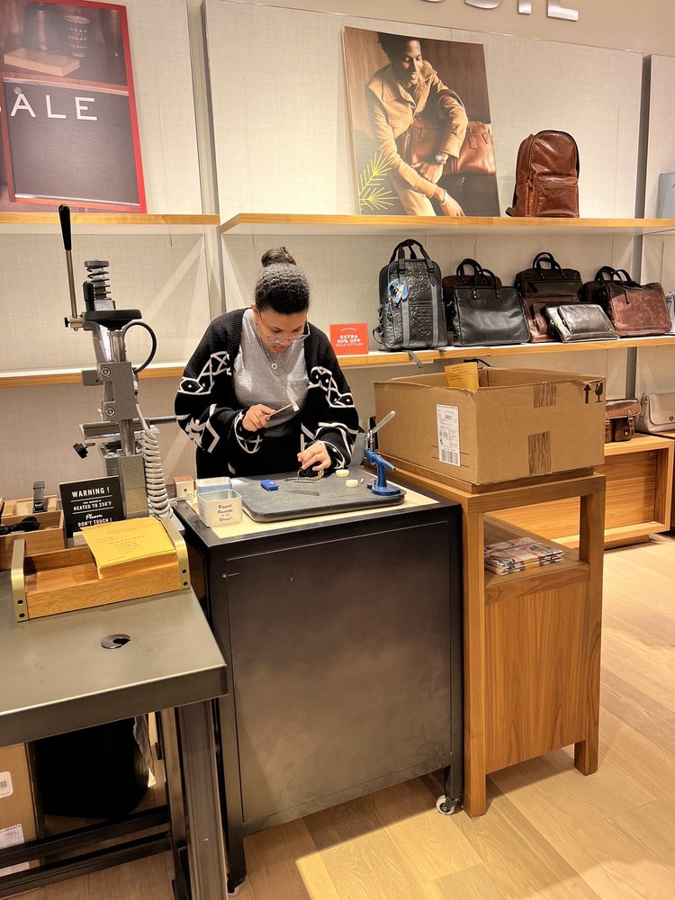 FOSSIL STORE Updated September 2024 36 Photos 500 Baybrook Mall