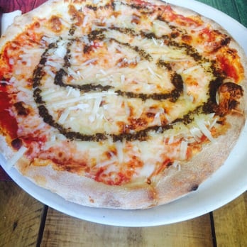 Il Rosso - Pizza with truffles and parmigiano. - Italian Near Me - Valencia, V