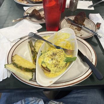 Egg Works - spinach Benedict with turkey sausage side of pineapples. super decadent and delicious, pineapple is super fresh juicy! - Breakfast & Brunch Near Me - Las Vegas, Nevada Egg Works - spinach Benedict with turkey sausage side of pineapples. super decadent and delicious, pineapple is super fresh juicy! - Breakfast & Brunch Near Me - Las Vegas, Nevada