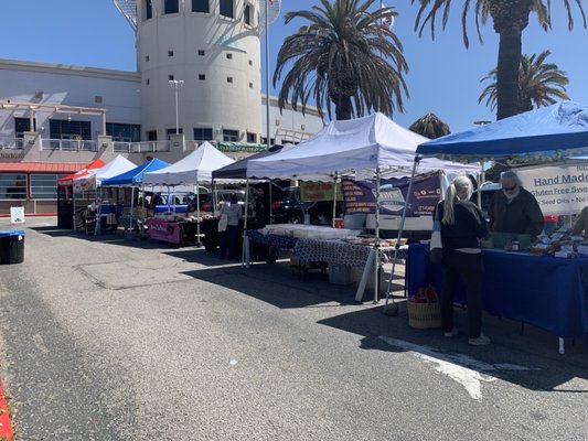 Midtown Ventura Certified Farmers' Market by null