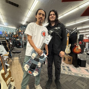 Guitar Center - Tom Morello Signature Guitar - Musical Instruments & Teachers Near Me - Lawndale, California Guitar Center - Tom Morello Signature Guitar - Musical Instruments & Teachers Near Me - Lawndale, California