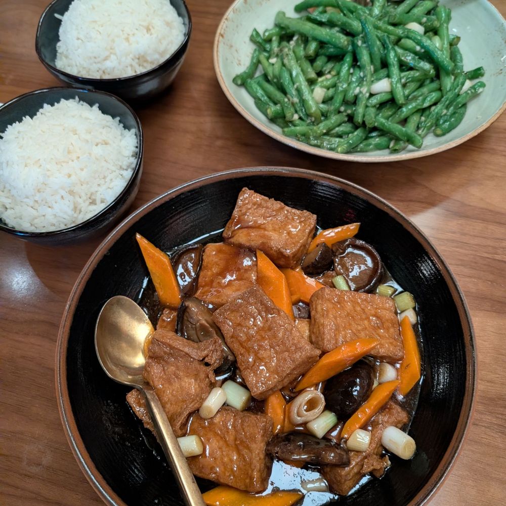 The Noodle Den - Braised tofu and stir fried green beans - Chinese Near Me - Las Vegas, Nevada The Noodle Den - Braised tofu and stir fried green beans - Chinese Near Me - Las Vegas, Nevada