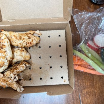 sneakybird - Naked 4-piece combo with veggies - Chicken Wings Near Me - Scottsdale, Arizona sneakybird - Naked 4-piece combo with veggies - Chicken Wings Near Me - Scottsdale, Arizona
