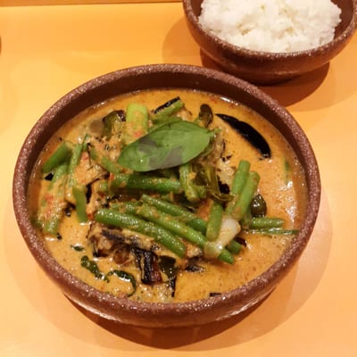 Oli's Thai & Elle’s Deli by null