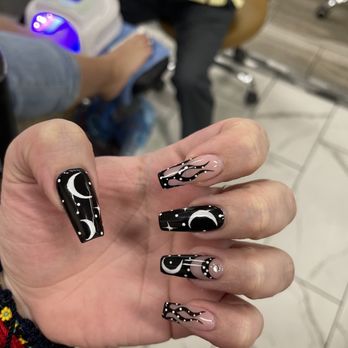 Nails & Beyond - Nail Salons Near Me - Los Angeles, California