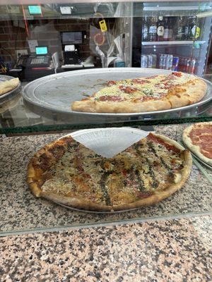 Tony's Pizzeria by null