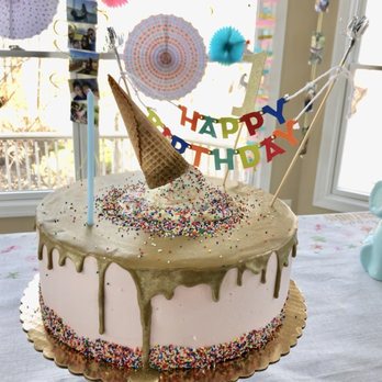 CocoLuxe Fine Pastries - Plain vanilla cake - Desserts Near Me - Peapack, New Jersey CocoLuxe Fine Pastries - Plain vanilla cake - Desserts Near Me - Peapack, New Jersey