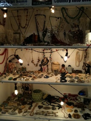Vanessa Vintage Treasures by null