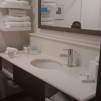 Hampton Inn & Suites Murrieta Temecula - Hotels Near Me - Murrieta, California