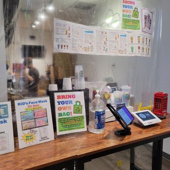Top Tea + Espresso - Ordering counter with lots of protective plastic shields. - Bubble Tea Near Me - Honolulu, Hawaii Top Tea + Espresso - Ordering counter with lots of protective plastic shields. - Bubble Tea Near Me - Honolulu, Hawaii