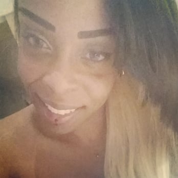 Radisson Blu Aqua Chicago - I was way to comfortable in bed . I took a selfie LOL - Hotels Near Me - Chicago, Illinois
