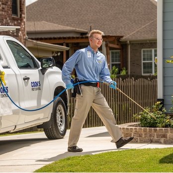 Cook's Pest Control - Technician Servicing - Pest Control Near Me - Pensacola, Florida Cook's Pest Control - Technician Servicing - Pest Control Near Me - Pensacola, Florida