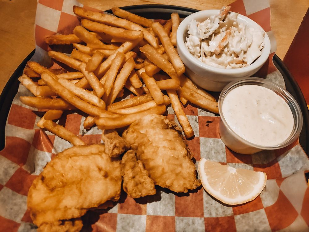 RUSKI’S TAVERN 82 Photos & 124 Reviews 212 Danforth St, Portland