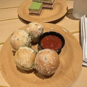 Toadstool Cafe - Toadstool Cheesy Garlic Knots - $5.99 - Cafes Near Me - Universal City, California