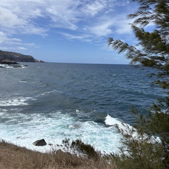 Maui Mountain Activities - cliff shot - Horseback Riding Near Me - Wailuku, Hawaii