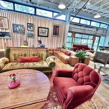 Little Saint - Lovely lounge - Vegan Near Me - Healdsburg, California Little Saint - Lovely lounge - Vegan Near Me - Healdsburg, California