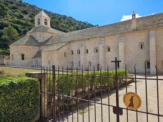 Abbaye Notre-Dame de Sénanque by null