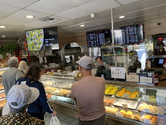 Long’s Family Pastry by null