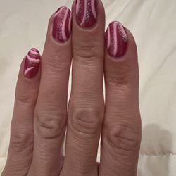 Pearl Nail Salon - Gel manicure