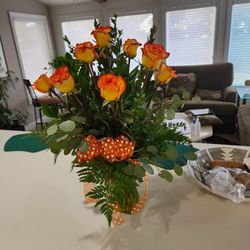 The Rose Shop - A dozen magic roses!