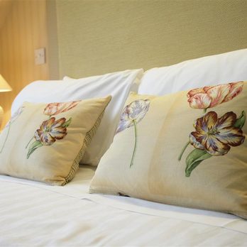 Station Hotel - Standard: Small Double Room - Hotels Near Me - Dumfries, DGY