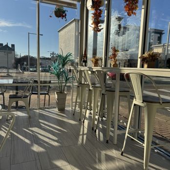 Vlove coffee - Seating with floor to ceiling windows overlooking the street - Coffee & Tea Near Me - Virginia Beach, Virginia