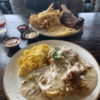 Woodblock - Chicken & Biscuits - Cocktail Bars Near Me - Redmond, Washington