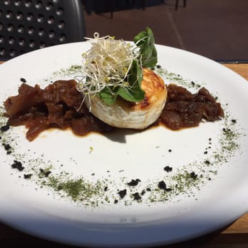 El Internado - Tapas Camembert with sweet chutney. Delicious. - Gastropubs Near Me - Valparaíso, VS