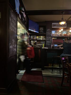 Peter's Bar and Grill by null